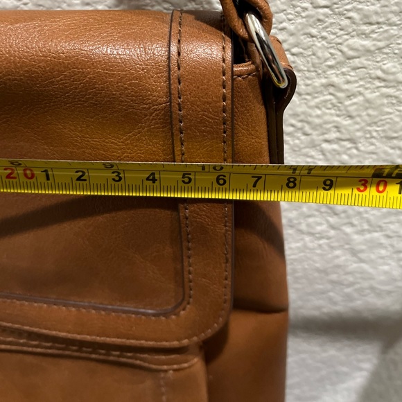 Relic Medium Size Flap Crossbody Purse Camel Brown Color NWOT - Picture 12 of 12
